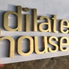 Chữ inox vàng xước thương hiệu Dilatea House