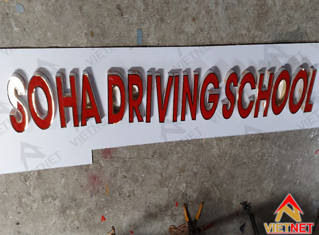 chu-inox-long-mat-mica-soha-driving-school-4