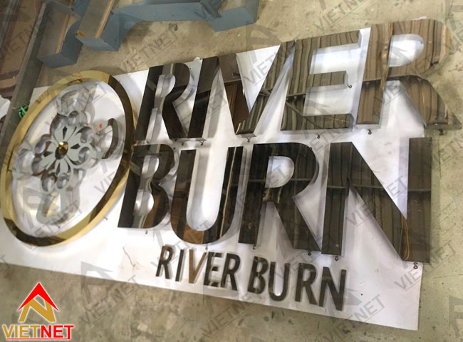 chu-inox-trang-river-burn