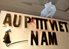 Bảng hiệu chữ inox vàng Áo dài Au PTit Việt Nam
