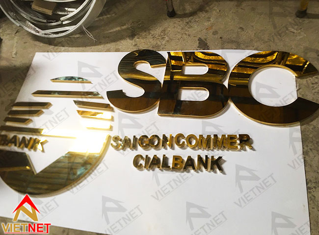 Gia công chữ nổi và logo inox vàng Ngân Hàng SCB