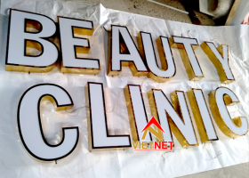 Bảng hiệu chữ inox lồng mặt mica Beauty Clinic