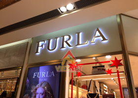 Gia công chữ inox vàng Shop thời trang Furla