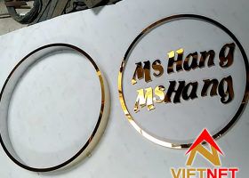 Mẫu logo inox vàng gương Ms Hằng